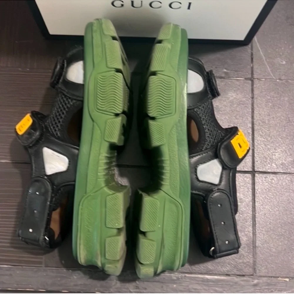 Authentic Gucci luxury designer kids signature boys leather sandals sz 13 Euro31